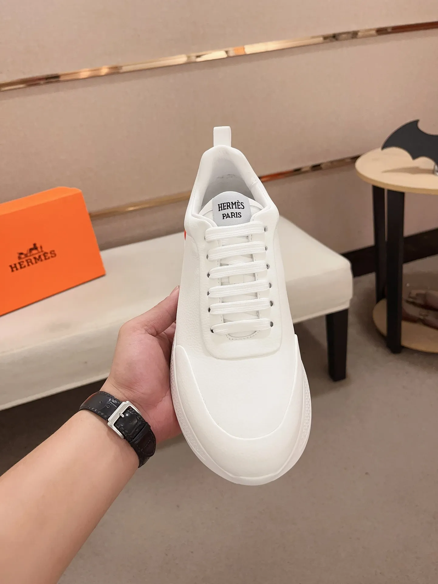 Men's clothing and shoes💰: 442💰《HERMES》【Classic original single version】Hermès; top 🔝purchase agent🔍🔍men's latest 🇺🇸 counter sales simultaneously, imported from Italy original ▲▲cowhide ▲▲ (high-end, nobility, class) ) Exquisite workmanship (Italian 🇮🇹 imported water-dyed 🐂 cowhide lining) sole: original sole provided by the original factory, ⚠️exclusive double-layer activity·TPR·rubber·combined molded outsole; super comfortable·wear-resistant·non-slip·environmental protection The real thing is more beautiful if you take the real thing (high quality, follow the order). You can enter and exit the counter at will * Number of yards: 38-44 (45 can be customized and cannot be returned or exchanged)